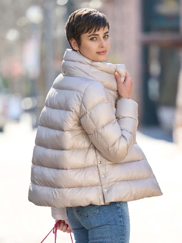 fashion-forward coatReyna Ultralight Down Jacket